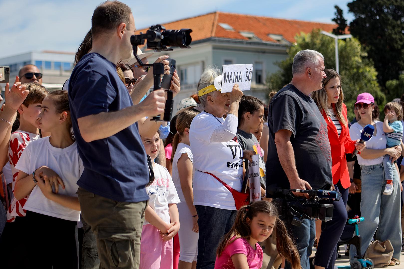 Pridružite nam se 13. travnja malo prije podneva sa svojom obitelji, djecom, bakama i djedama,  prijateljima ili sami, i doživite jedinstvenu atmosferu Rim Tim Tagi Dim plesa. 