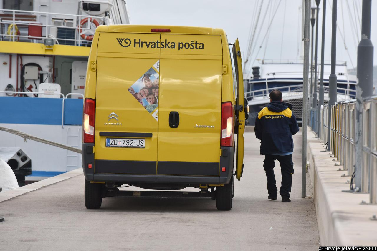 Šibenik: Dostava Hrvatske pošte u jutarnjim satima kreće prema otocima