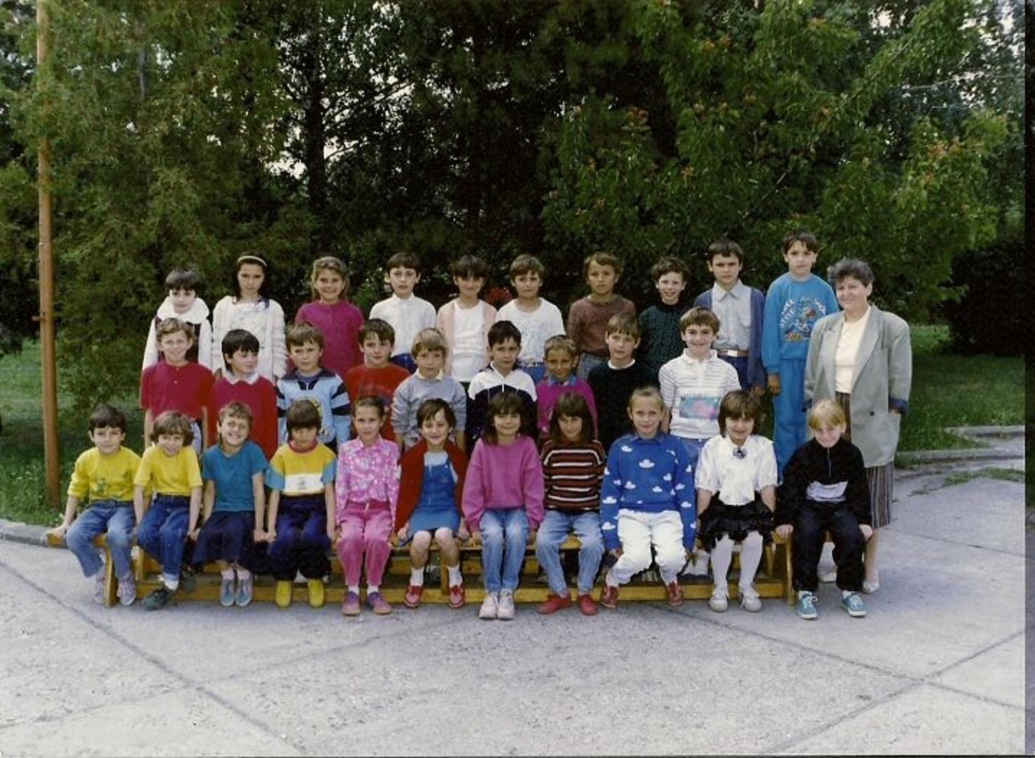 Fotografija iz školskih dana u Vukovaru: Marijana Balić je peta slijeva u posljednjem
redu
