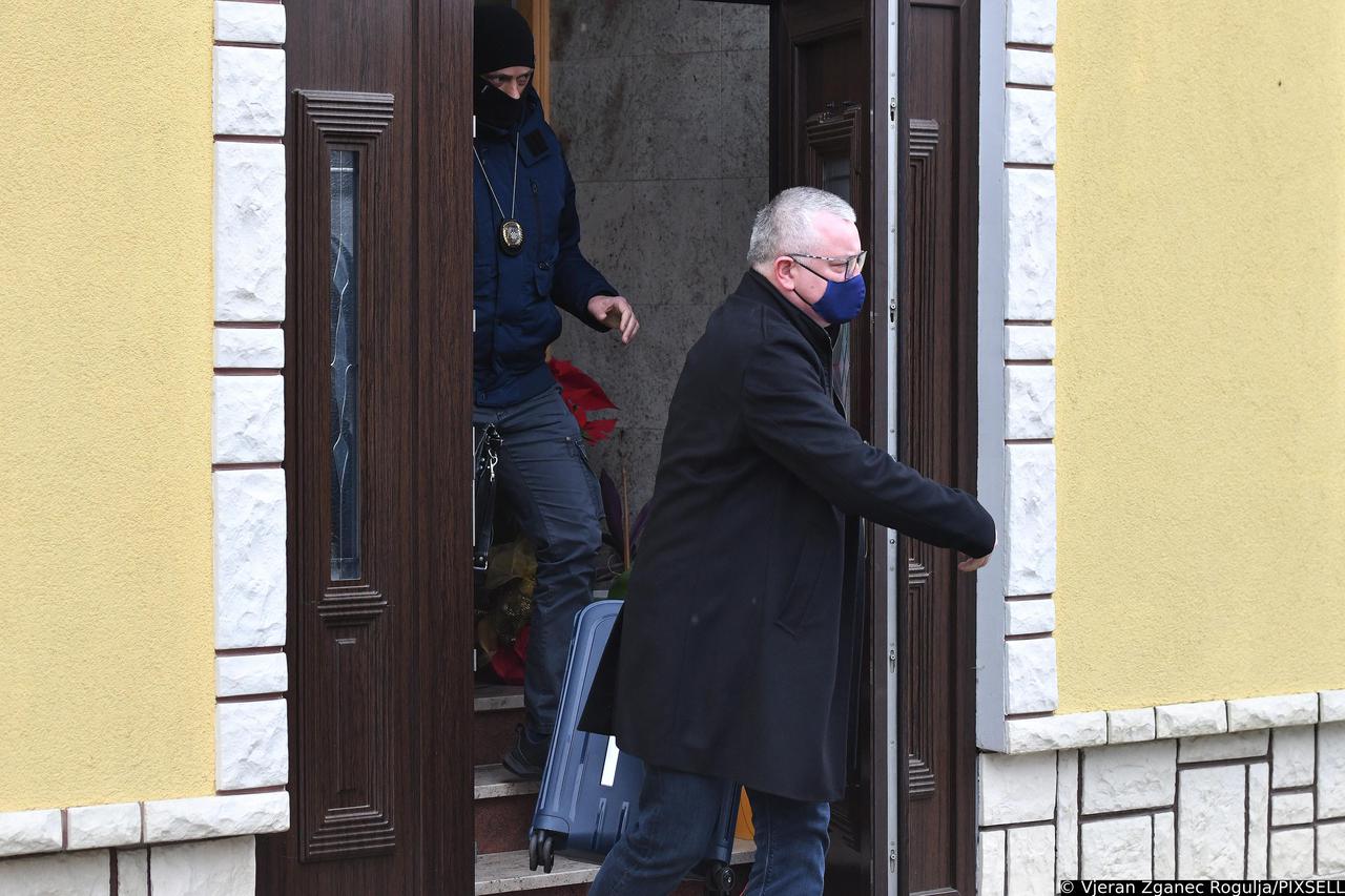 Donja Dubrava: Ministar Horvat u pratnji policije napustio kuću 