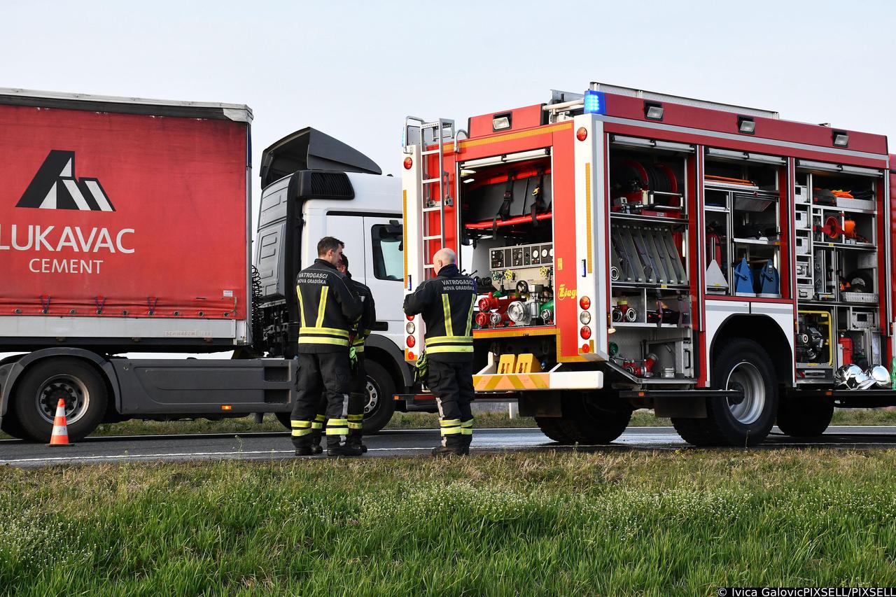 Teretni kamion u potpunosti izgorio na autocesti A3 kod Nove Gradiške