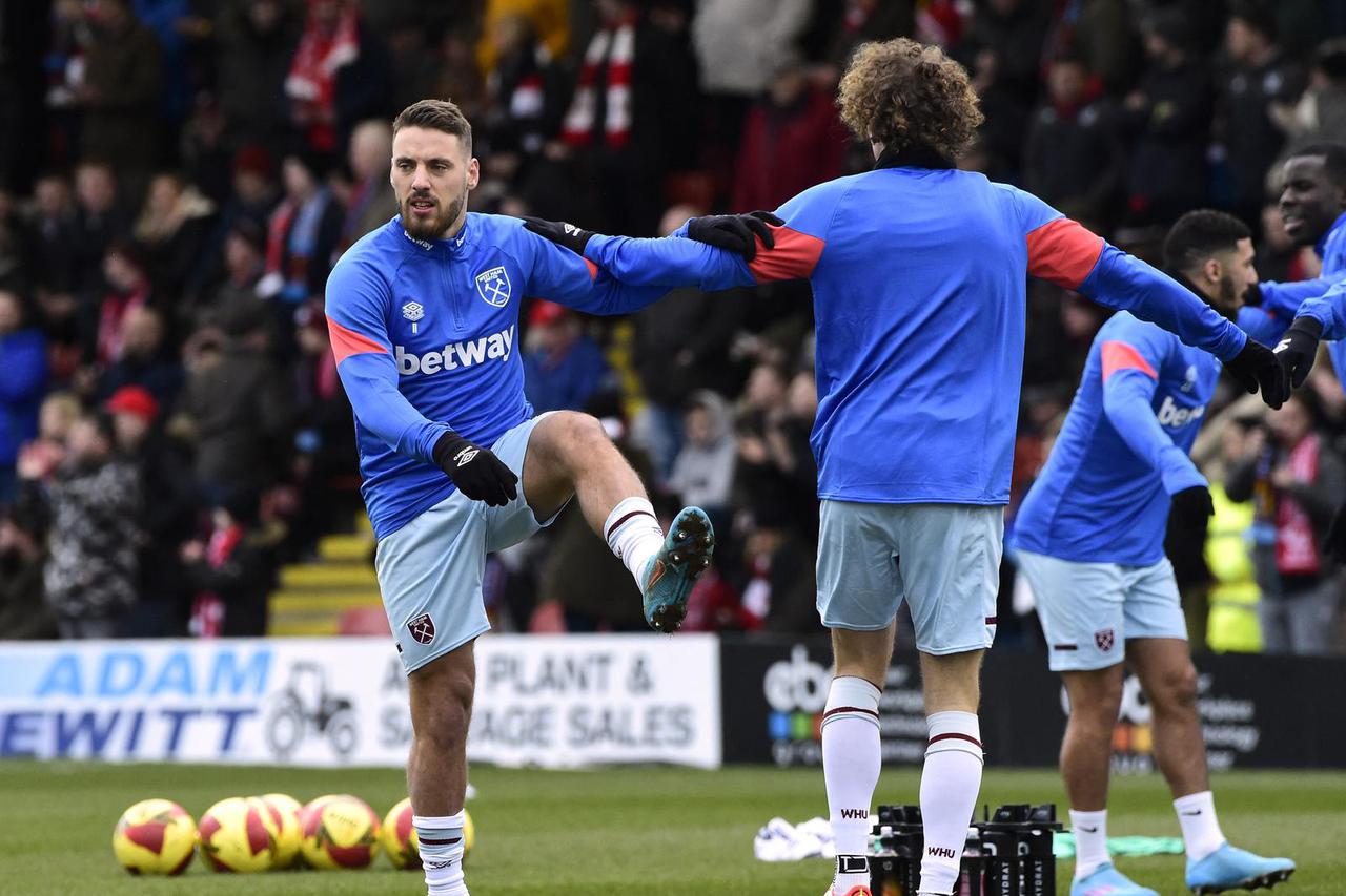 FA Cup - Fourth Round - Kidderminster Harriers v West Ham United