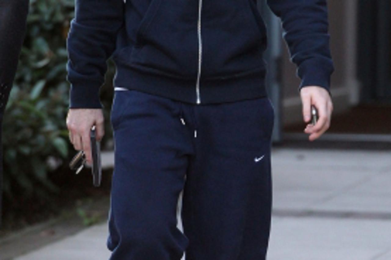 \'Wayne Rooney seen arriving at the Bridgewater Hospital in Manchester this morning with a boot on his left ankle. Photo: Press Association/Pixsell\'