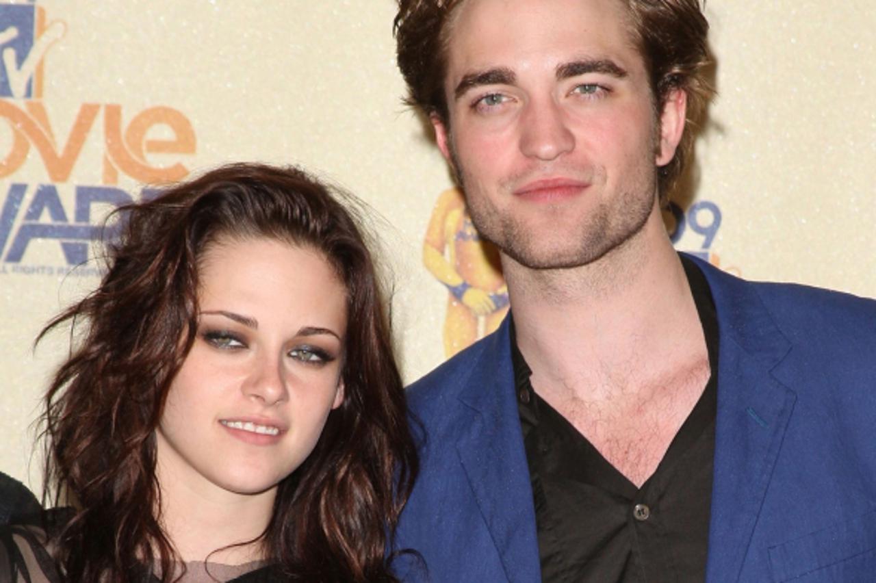Robert Pattinson, Kristen Stewart