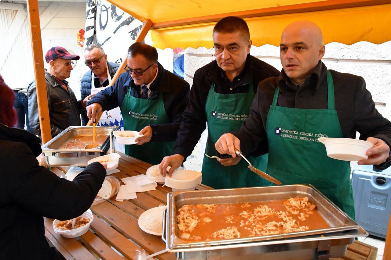 Tradicionalni Požeški badnji ručak