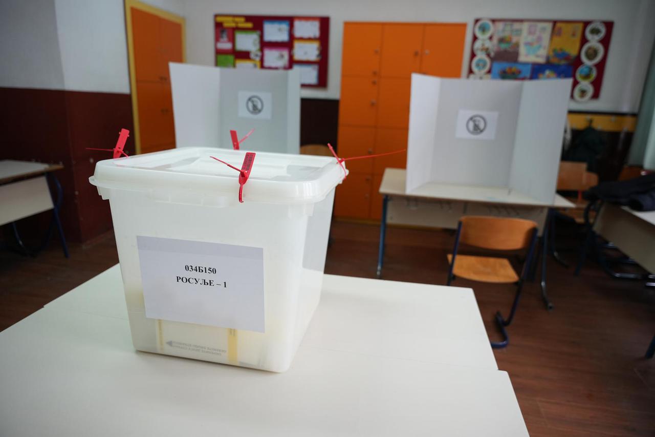 Banja Luka: Siniša Karan, kandidat za predsjednika Republike Srpske glasao je na prijevremenim izborima za predsjednika RS