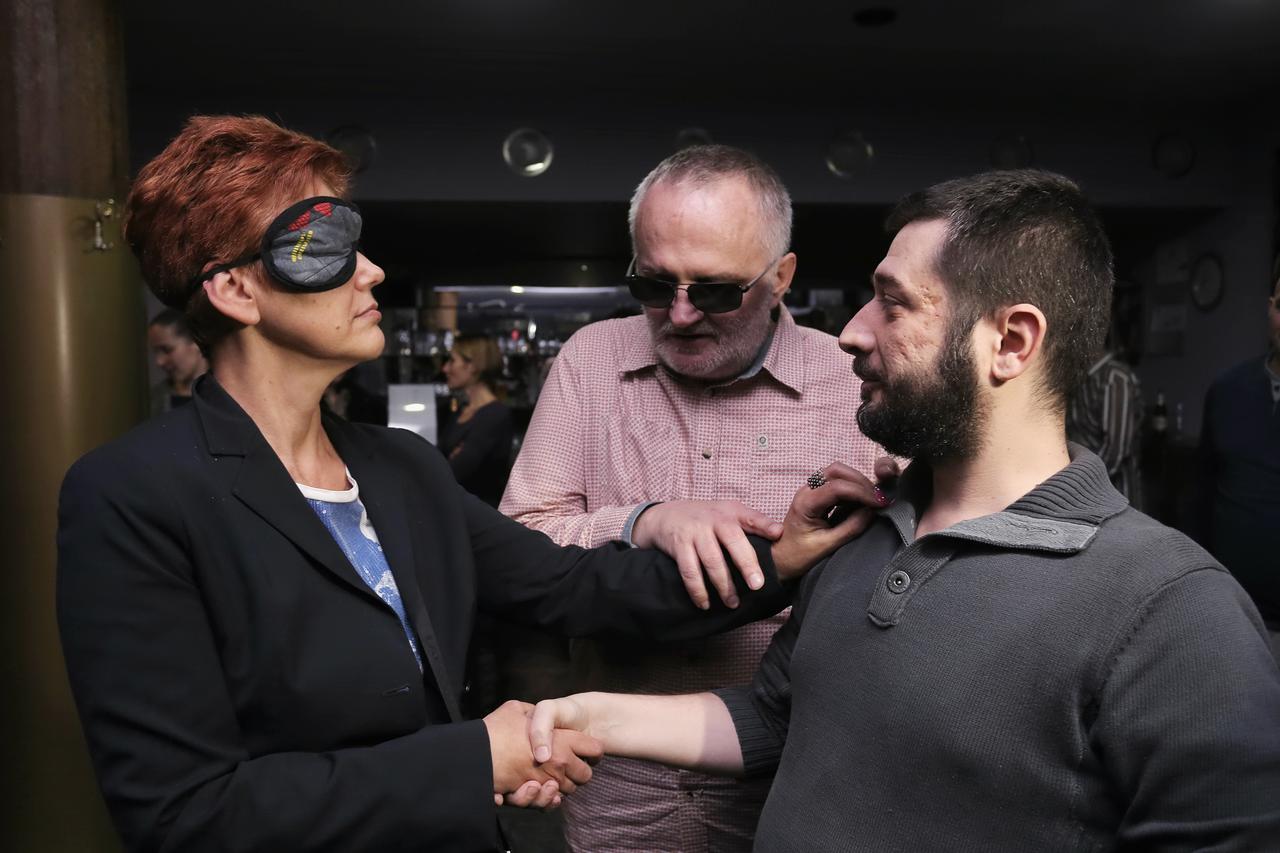 23.11.2016., Zagreb - U predvorju kazalista Vidra odrzan je party u mraku koje je priredilo Kazaliste slijepih kako bi se ljudi senzibilizirali na zivot onih koji ne vide.  Photo: Tomislav Miletic/PIXSELL