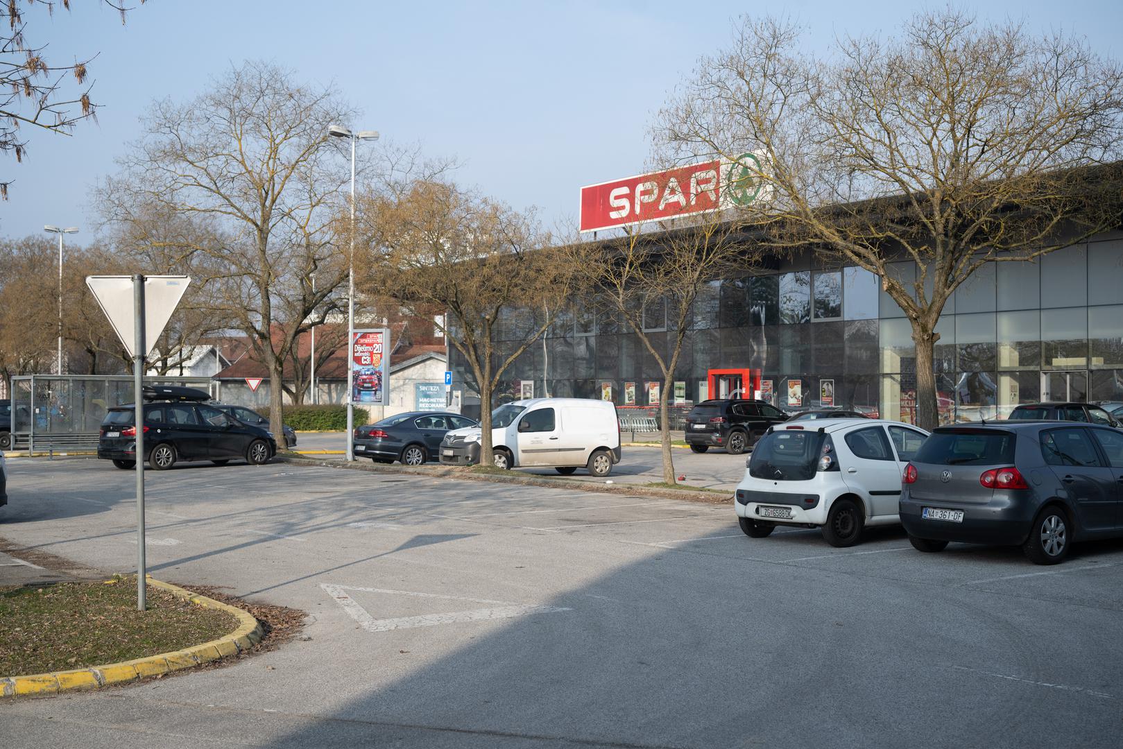 07.02.2025., Zagreb - U petak, 7. veljace, od 0-24 sata ponovno se odrzava opci bojkot na trazenje potrosaca zbog visokih cijena. Spar u Dugavama. Photo: Davor Puklavec/PIXSELL