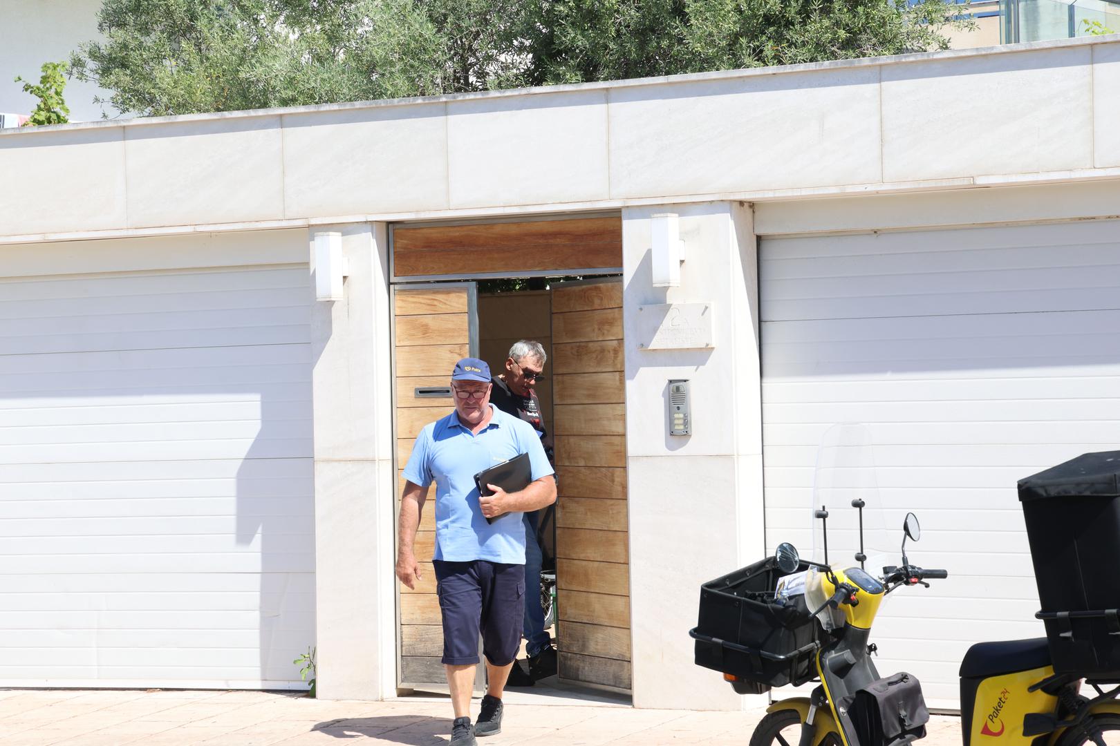 Prema prvim infomracijama hićenje je dio istrage koja se vodi u predmetu poznatom kao afera "Konoba Pršut", vezanom uz ugostiteljski objekt u Kerumovu vlasništvu u Kaštelima. Osim Keruma, istragom je, prema neslužbenim informacijama, obuhvaćeno još nekoliko osoba koje se dovode u vezu s tim slučajem.

