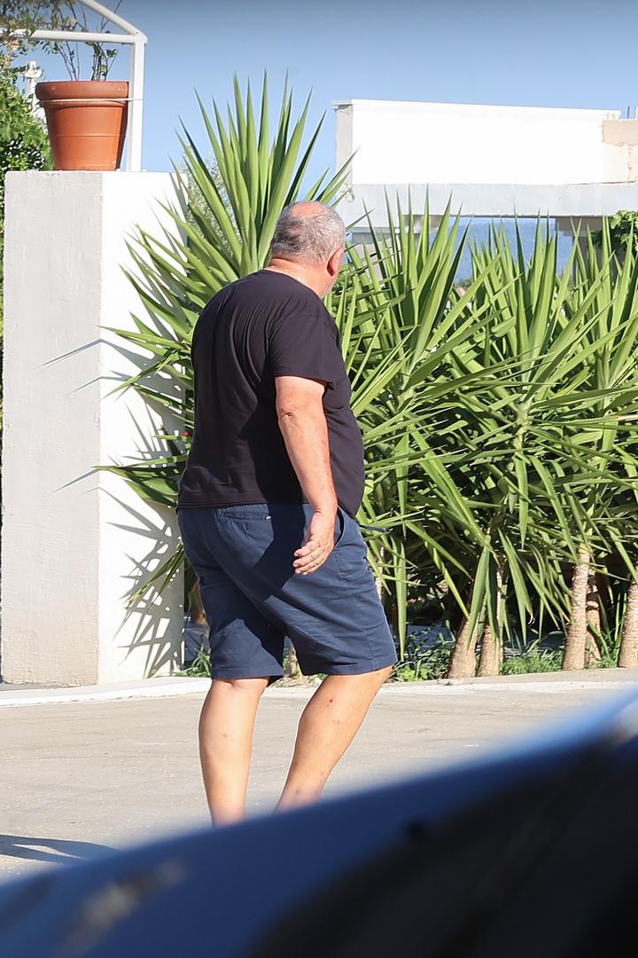 Njegov odvjetnik najavio je da će odgovarati na sva pitanja USKOK-a. Splitski gradonačelnik Tomislav Šuta poručio je da suradnja s HGS-om zasad ostaje nepromijenjena.