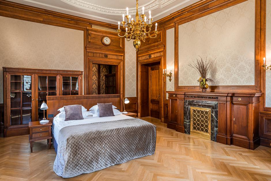 AMADRIA PARK Capital