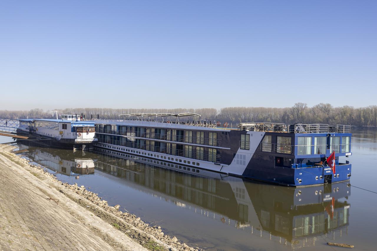 Vukovar: Penava dočekao goste s prvog kruzera koji je ove sezone pristao u Vukovaru