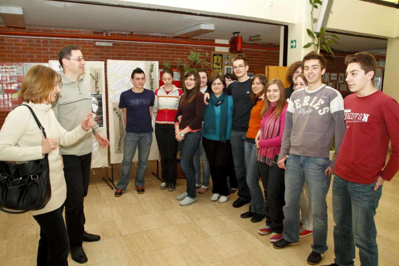 'Varazdin \\u0096 12. 03. 2010., Ivanec \\u0096 Ivanecki ucenici ukljuceni su u DSD-nastavu za dobivanje njemacke jezicne diplome  PHOTO:  Ljiljana Risek'