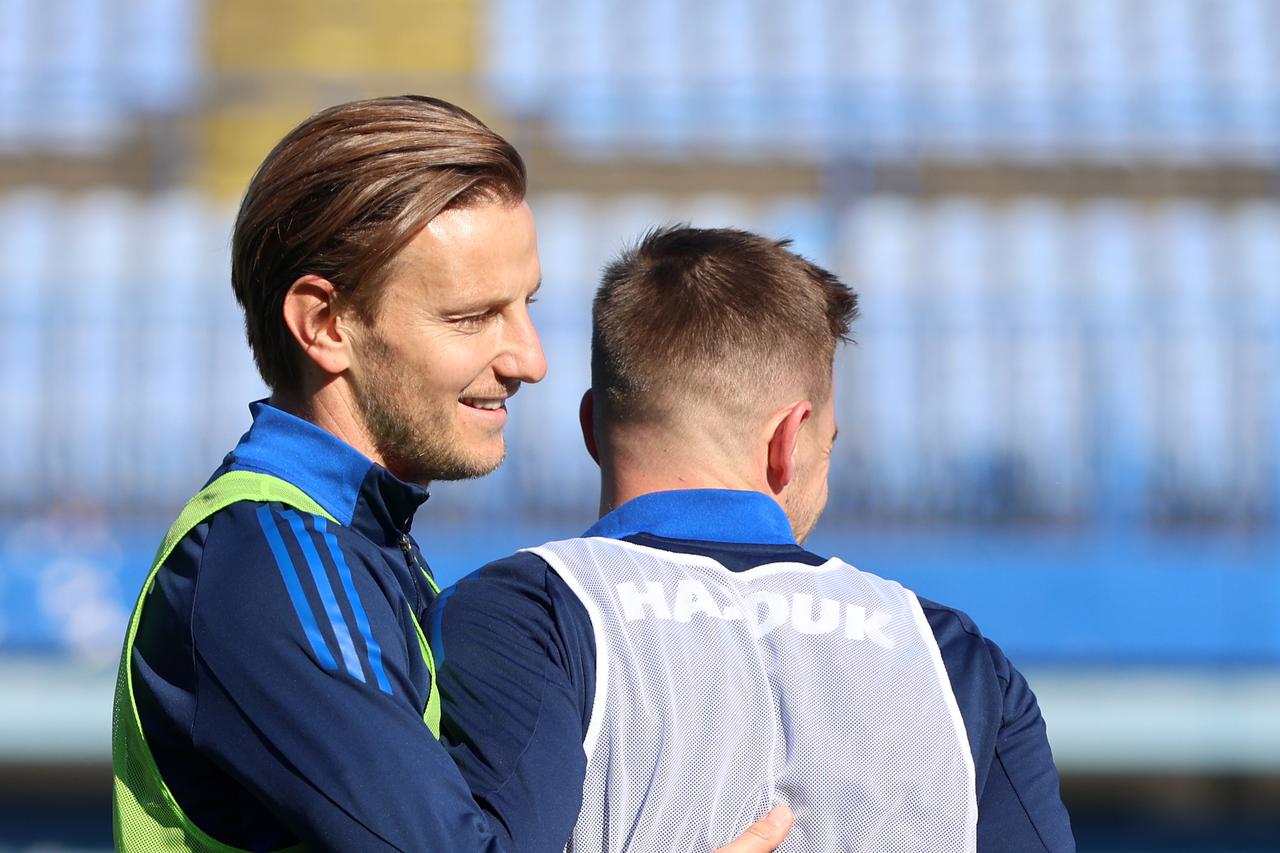 Zagreb: Zagrijavanje igrača prije početka utakmice Dinamo - Hajduk