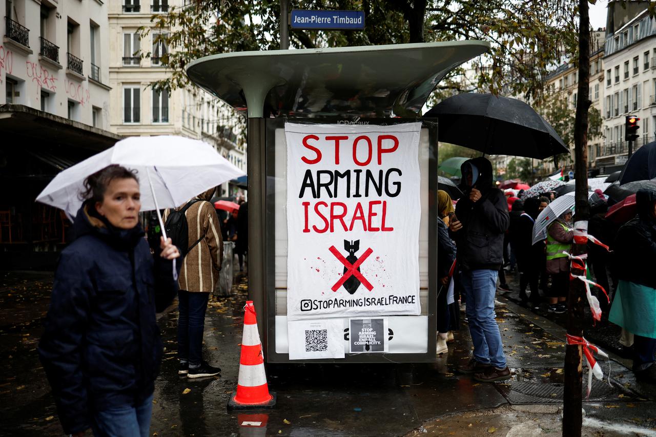 Protest to ask for ceasefire in Gaza takes place in Paris