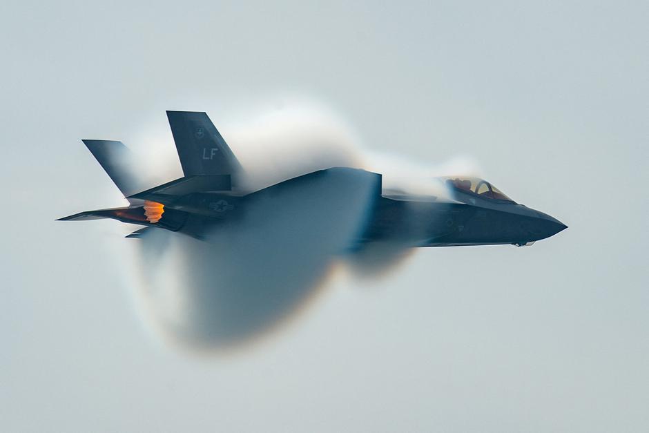 FILE PHOTO: F-35 performs in the Canadian International Air Show