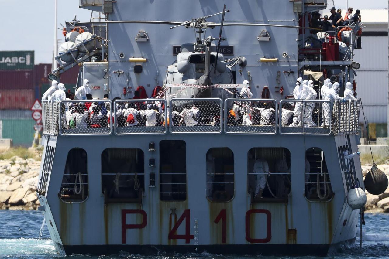 Migranti na brodovima u Italiji