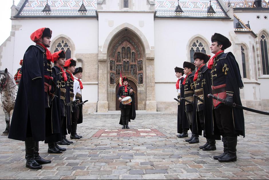 Kravat pukovnija