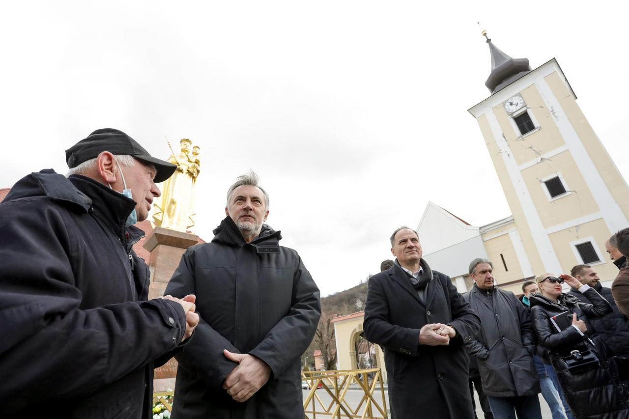 Zagreb: Škoro obišao potresom oštećenu crkvu u Čučerju
