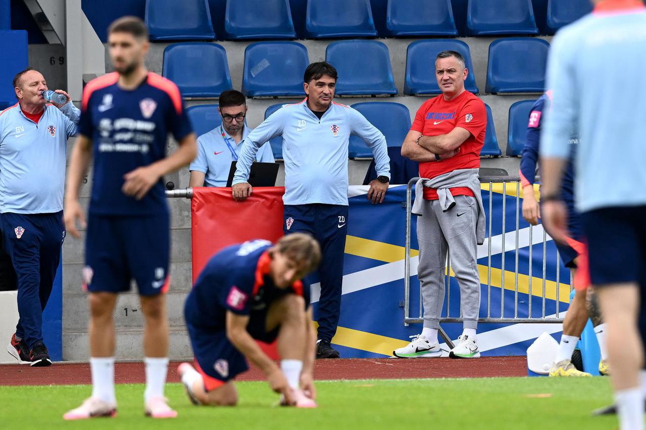 Hrvatski nogometni reprezentativci na treningu u Neuruppinu