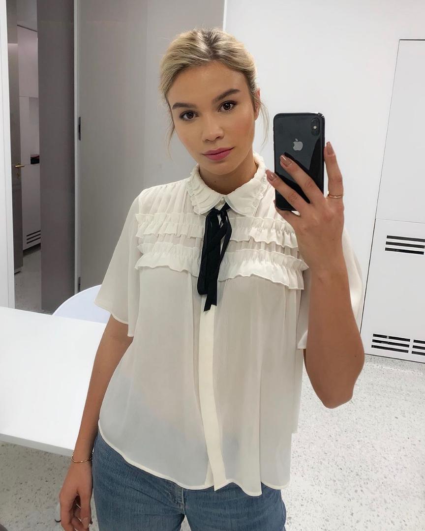 U dugogodišnjoj je vezi s Anamarijom Goltes, predivnom plavušom koju zna još od srednjoškolskih dana. 

