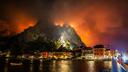 Over 500 flee fire by seeking refuge in the sea; rescuers praise community effort