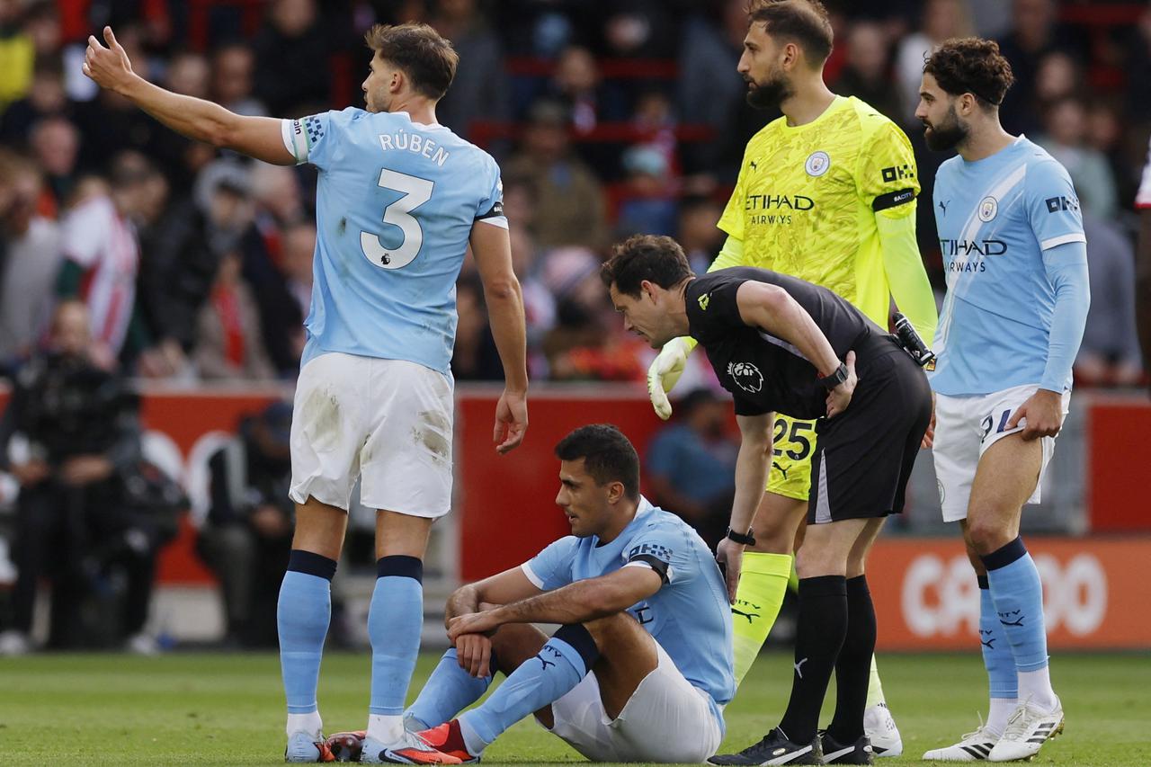 Premier League - Brentford v Manchester City