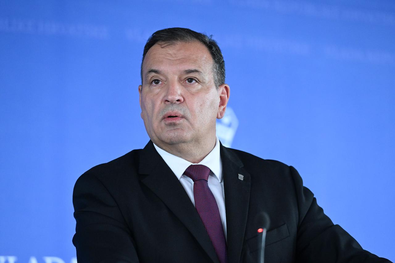 Zagreb: Ministar Vili Beroš obratio se medijima nakon sjednice Vlade