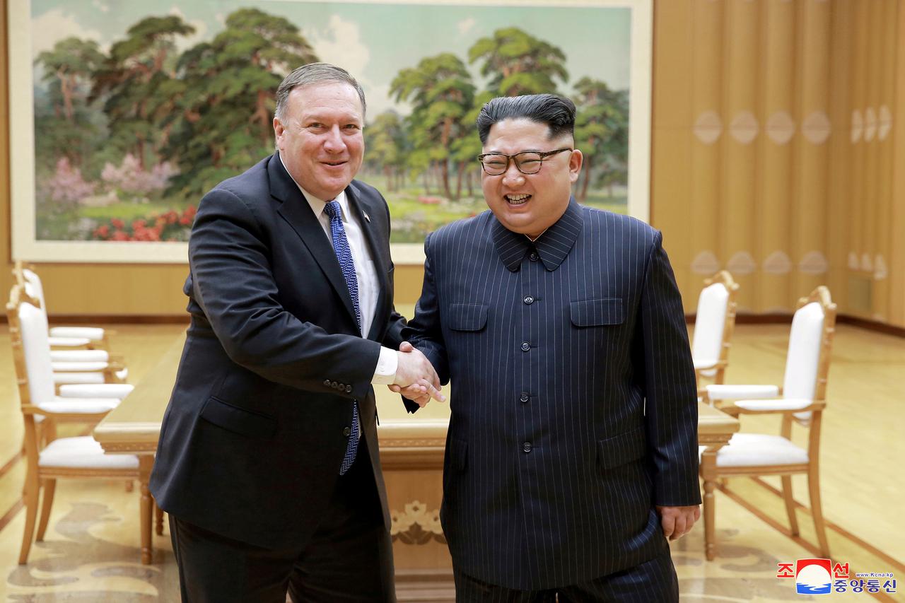 Kim Jong Un i Mike Pompeo