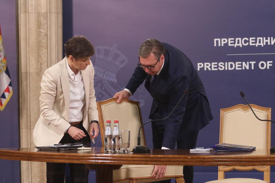 Beograd: Predsjednik Srbije Vučić najavio vaučere od 15.000 dinara kako bi 200.000  građana ljetovalo u Srbiji