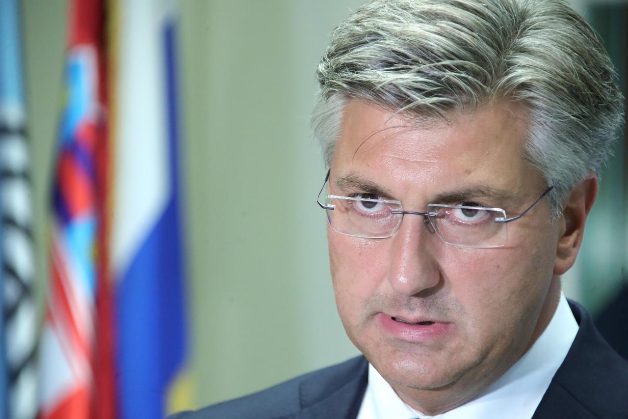 Zagreb: Andrej Plenković dao izjavu medjima nakon sjednice Predsjedništva HDZ-a