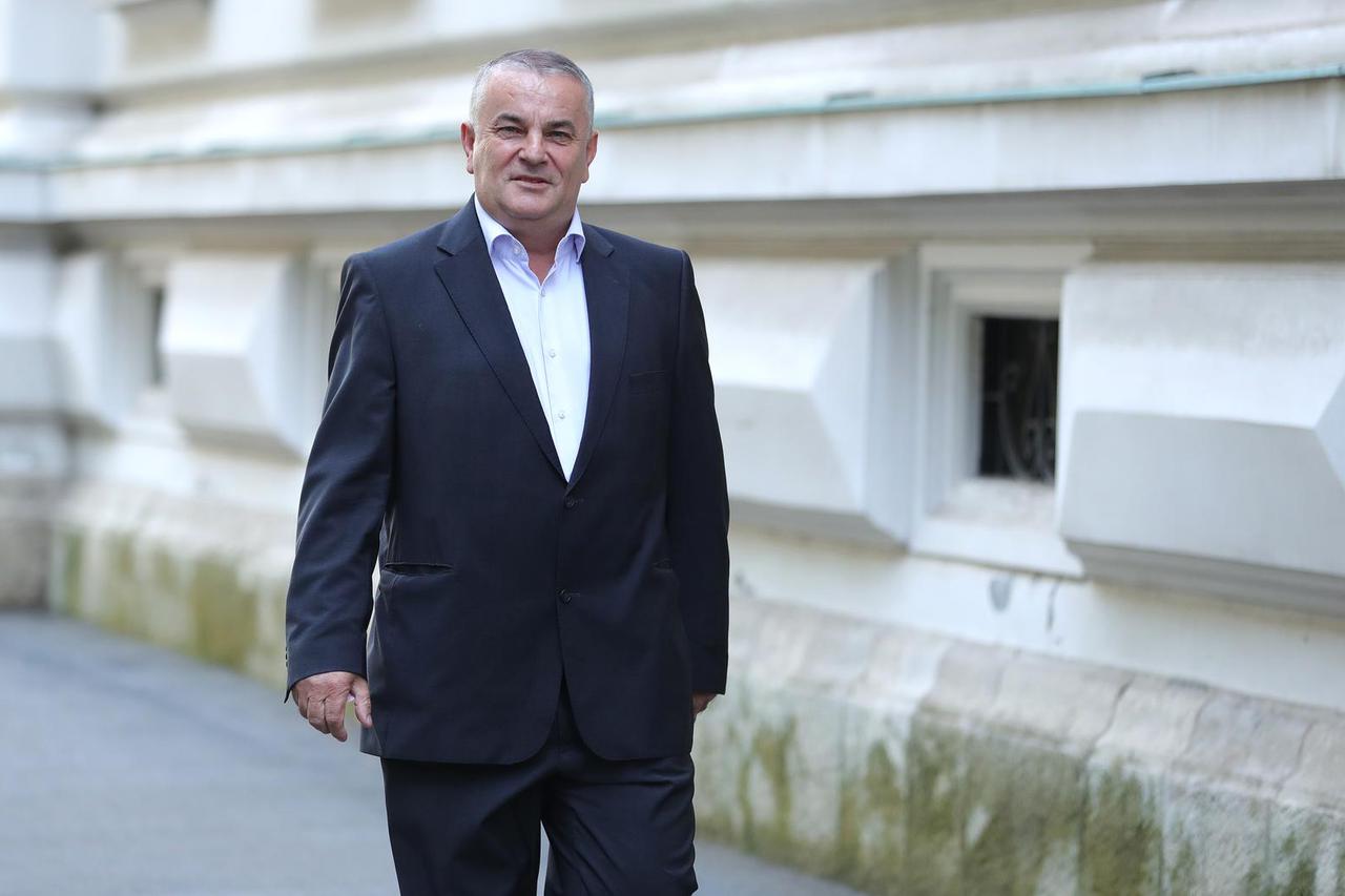 Drago Tadić dolazi na sudjenje na Županijski sud
