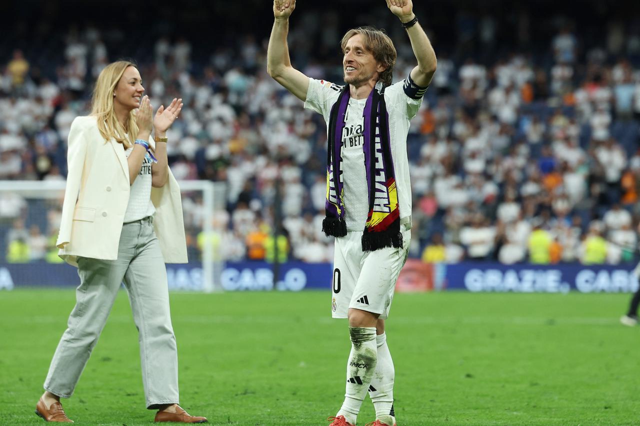 Madrid: Emotivan rastanak Luke Modrića s Real Madridom pred tisućama navijača