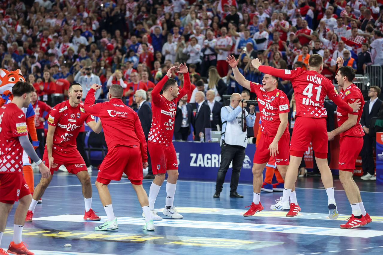 Zagreb: Slavlje rukometaša Hrvatske nakon pobjede nad Francuskom i prolaska u finale Svjetskog prvenstva