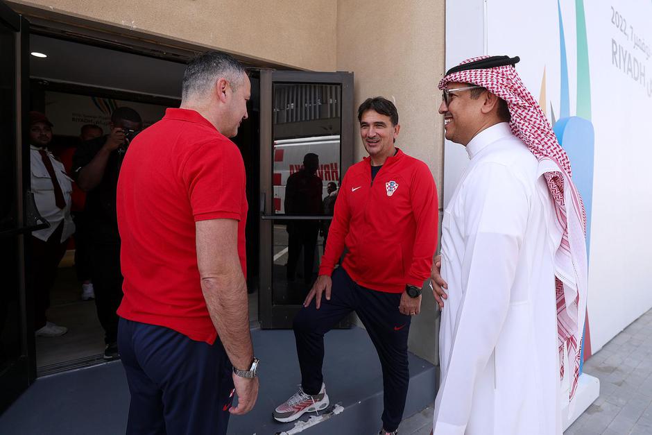 Rijad: Hrvatskim nogometašima i stručnom stožeru upriličen svečani doček