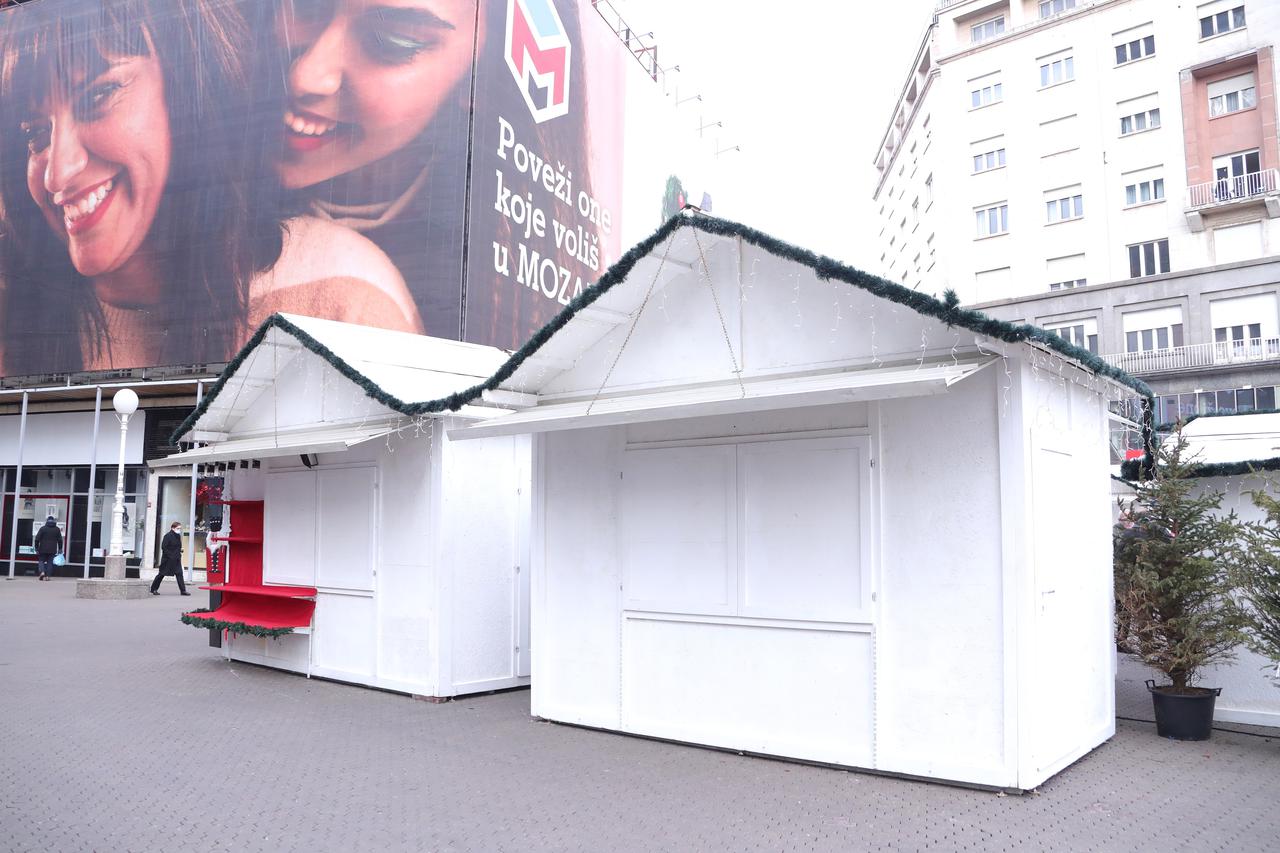 Zagreb: Na Trgu osvanule kućice zagrebačkih obrtnika koje ne mogu raditi zbog novih mjera