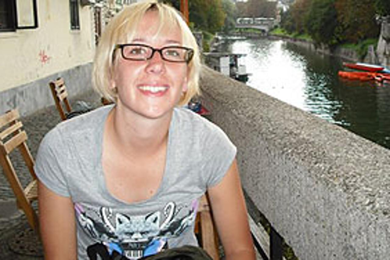 Potraga za Britt Lapthorne jedna je od najopsežnijih što su proteklih godina organizirane u Hrvatskoj  za nestalom osobom, u njoj sudjeluju stotine ljudi