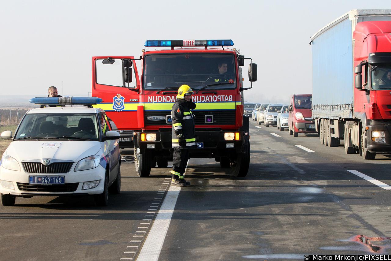 Beograd: Dvoje poginulih u lan?anom sudaru 36 automobila