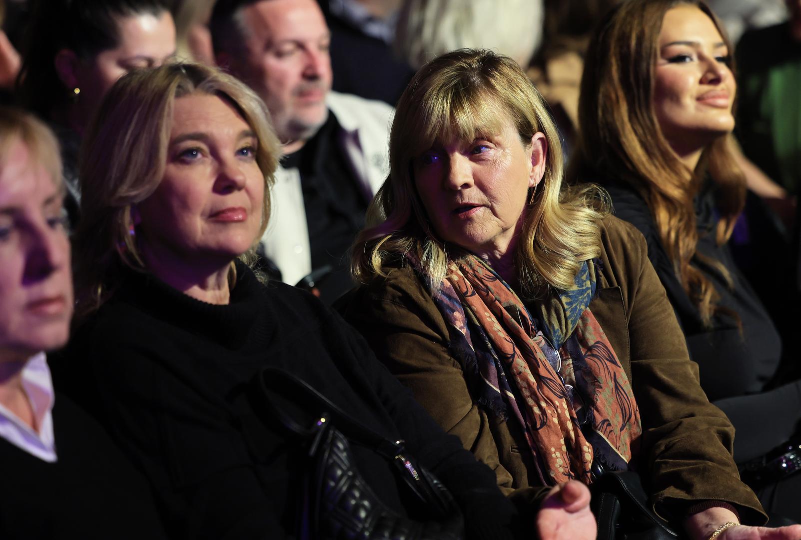 Početkom devedesetih bila sam jako aktivna i nastupala u raznim klubovima, radila stand-upove i zezala se na svoj račun, a sada se vraćam s ovom predstavom u Zagreb", osvrnula se Salome o večerašnjoj premijernoj predstavi "Iznenada Salome". 