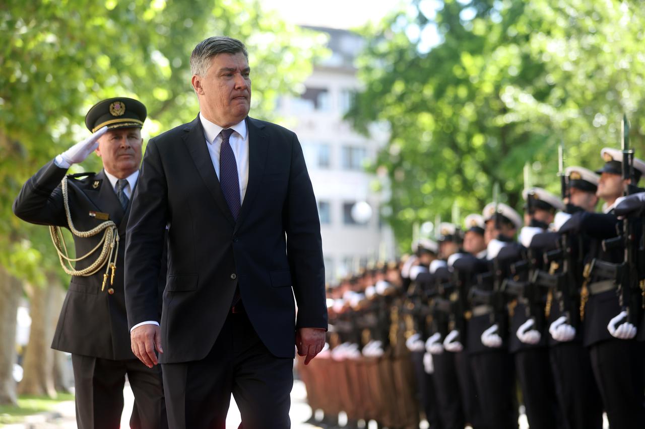 Zagreb: Plenković i Milanović se rukovali na svečanoj akademiji povodom obilježavanja Dana Hrvatske vojske