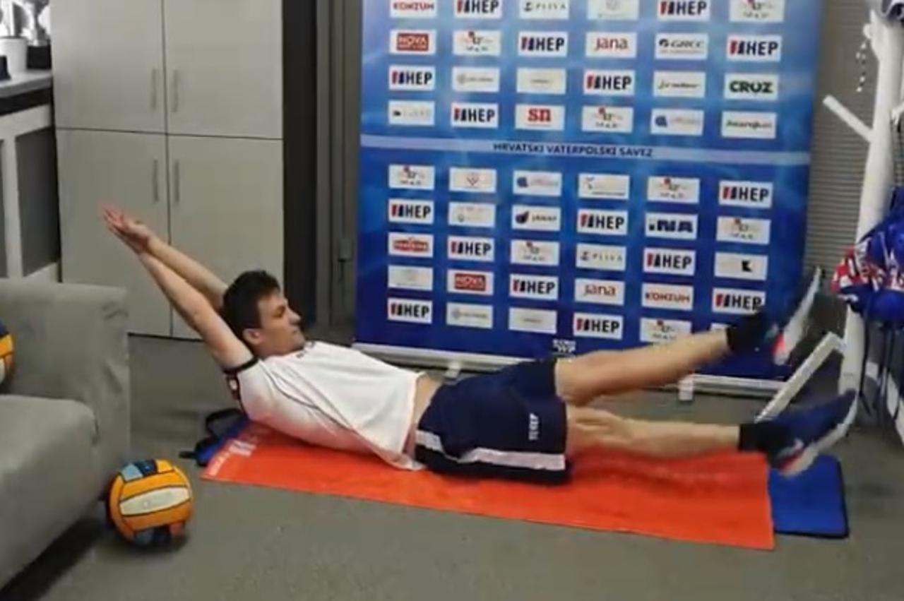 Vaterpolisti vježbaju kod kuće