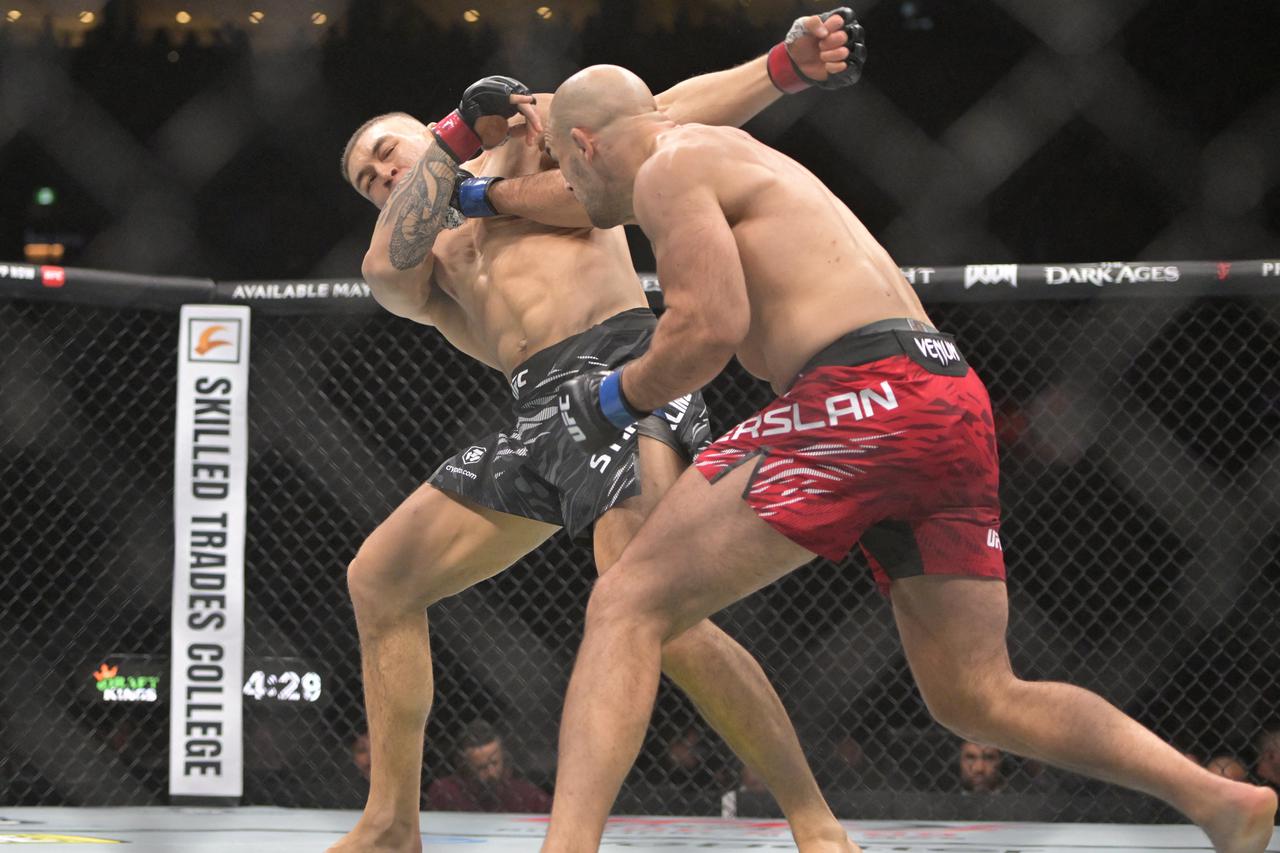 storyeditor/2026-05-17/UFCErslan1_nnn_spo_170526.jpg