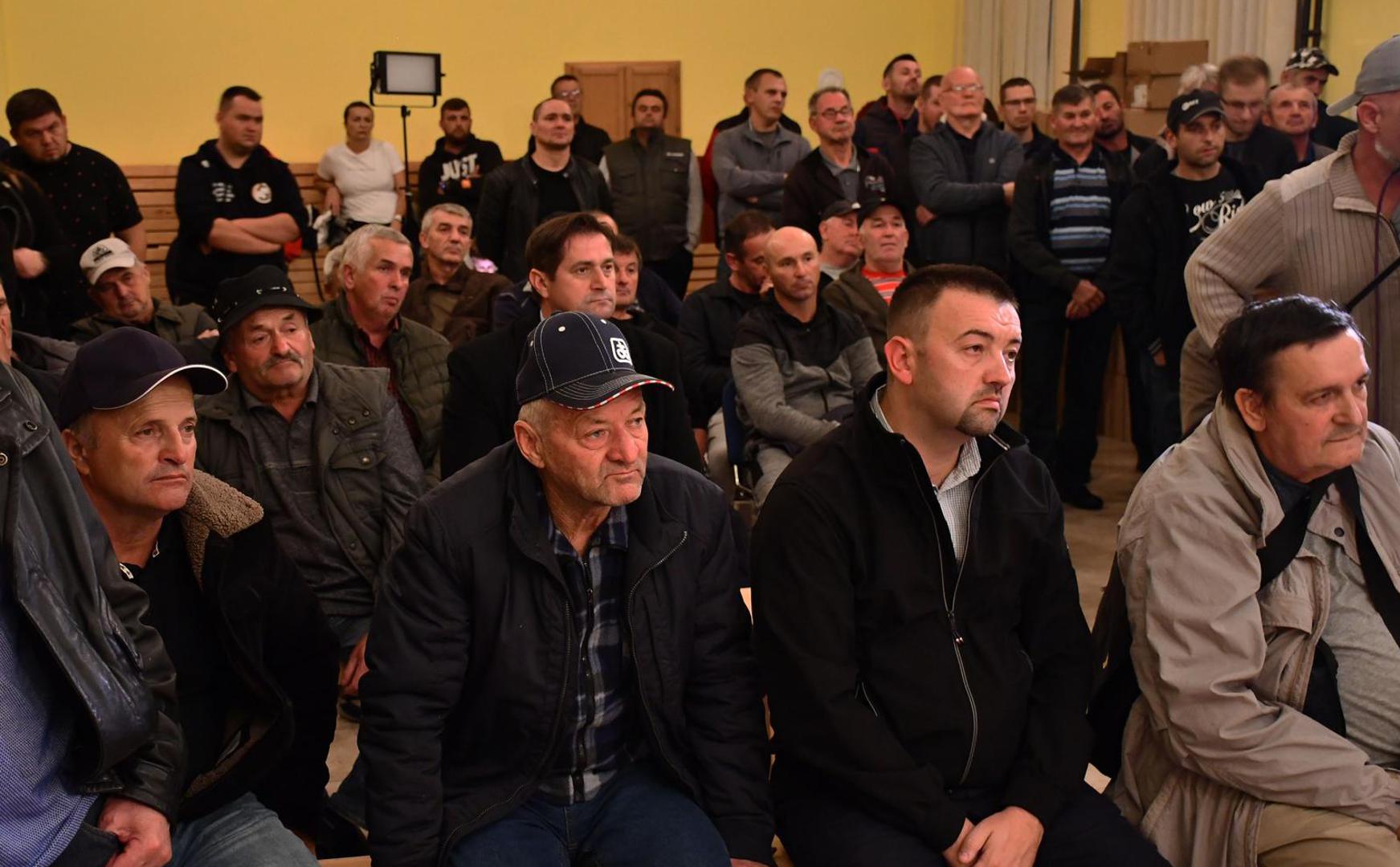 07.11.2023., Trnava - Stozer za obranu hrvatskog sela odrzao konferenciju za medije na temu africke svinjske kuge i zahtjeva za hitni sastanak s premijerom Andrejom Plenkovicem i ministricom poljoprivrede Marijom Vuckovic. Photo: Ivica Galovic/PIXSELL