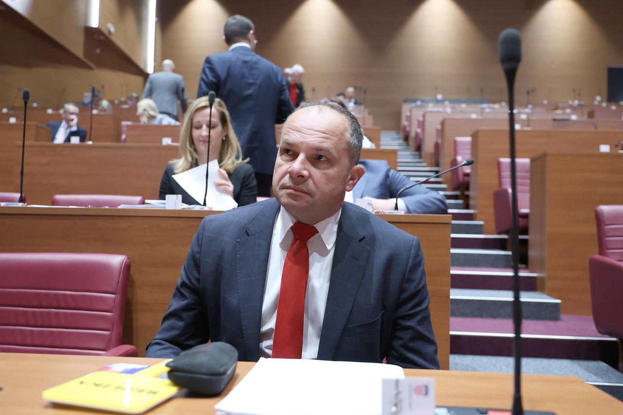 Zagreb: Sabor raspravlja o zahtjevu SDP-a za razrješenje Ivana Turudića