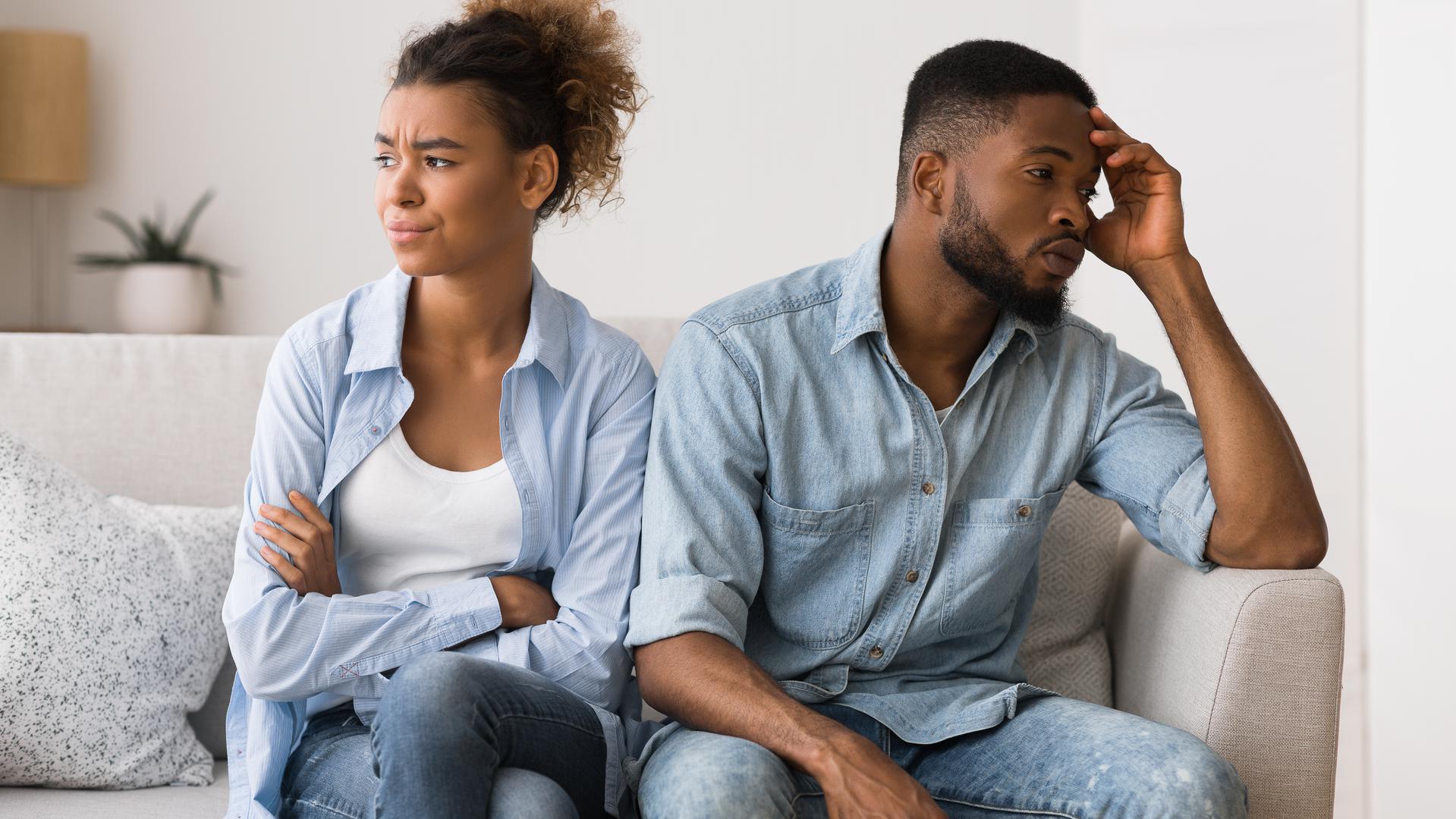 Ne morate se gledati 24/7 da bi pokazali svoju zaljubljenost, ali ako netko potpuno izbjegava taj kontakt očima s vama znači da su se emotivno distancirali.