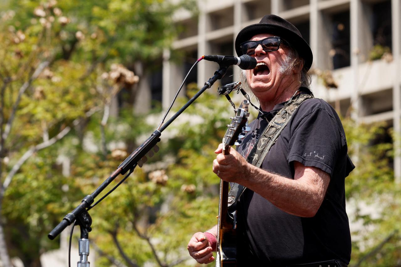 U.S. Sen. Sanders and U.S. Rep. Ocasio-Cortez hold a rally in Los Angeles