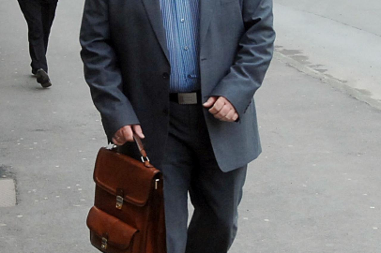 '12.04.2012., Sisak - Zeljko Krapljan, jedan od 14 HAC-ovih direktora koji su nakon smjene otvorili bolovanja, vrlo je aktivan i jedan je od kandidata za predsjednika sisackog HDZ-a na skorasnjim stra