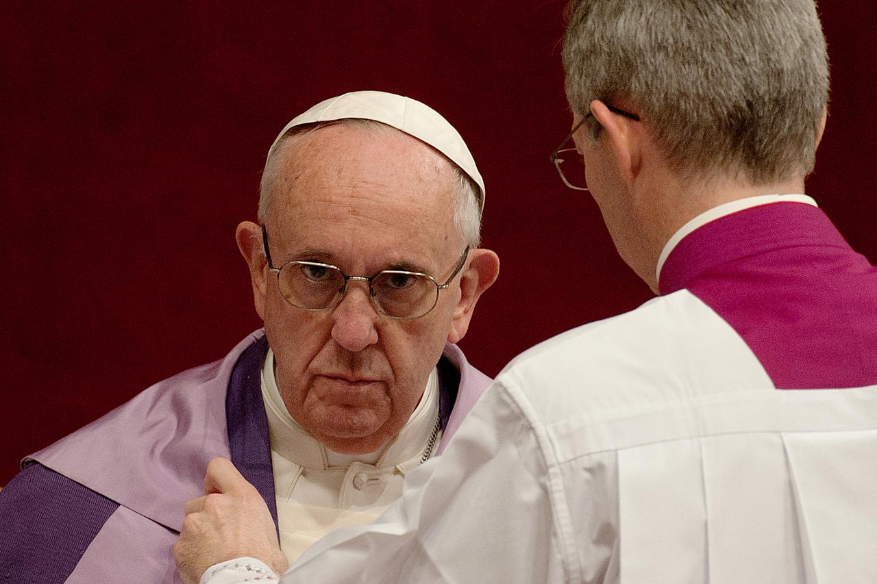 NO FRANCE - NO SWITZERLAND: March 4 2016 : Pope Francis looks on as he leads a penitential service in Saint Peter's Basilica at the Vatican./IPA/PIXSELLPhoto: IPA/PIXSELL