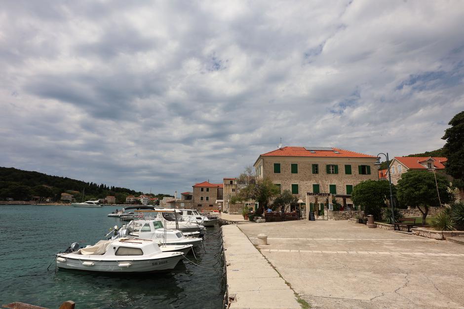 Prvić Luka