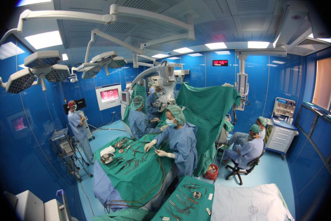 operacijska sala,bolnica,operacija